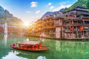 Nên đi Trung Quốc vào mùa nào đẹp nhất? Gợi ý thời điểm lý tưởng và mẹo chuẩn bị chuyến đi