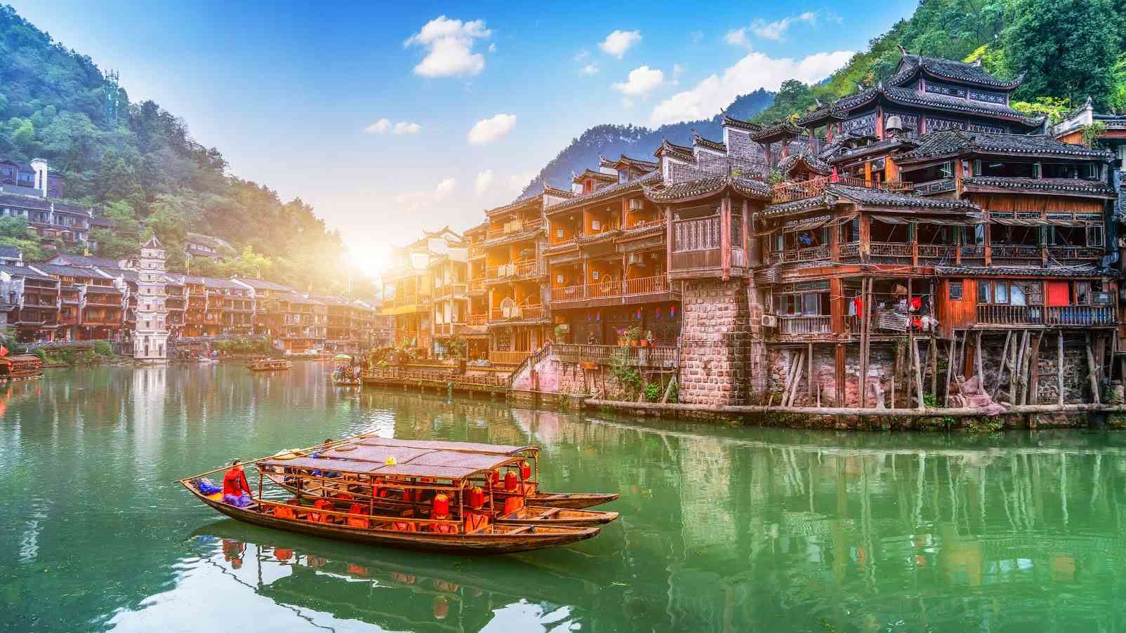 Nên đi Trung Quốc vào mùa nào đẹp nhất? Gợi ý thời điểm lý tưởng và mẹo chuẩn bị chuyến đi
