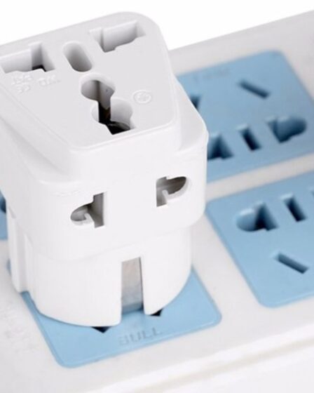 Ổ cắm chuyển đổi nào phù hợp với khách du lịch Việt?